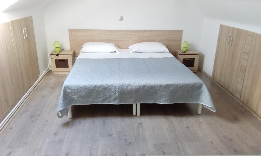 Ferienwohnung Casa Pescar Cluj-Napoca Zimmer foto
